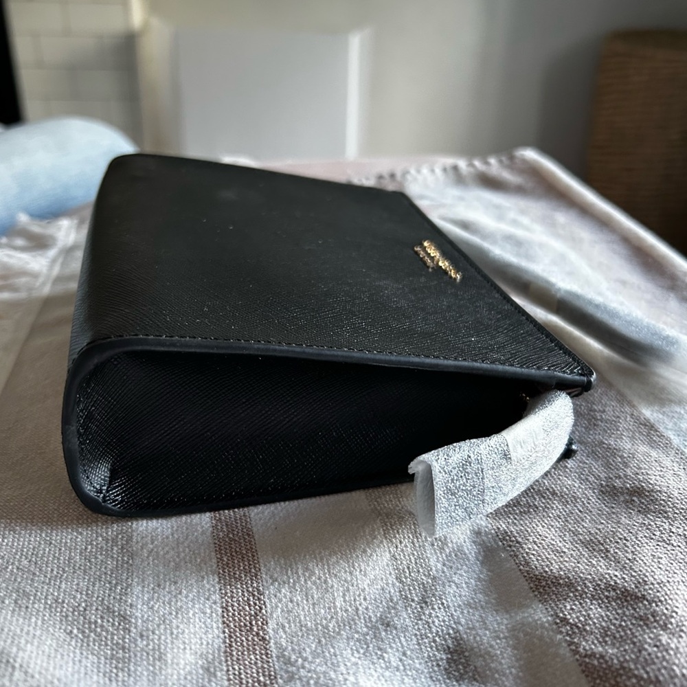 NWT Kate Spade Clutch Wristlet Excellent Condition Unique Size Fits All You Need - Picture 4 of 10